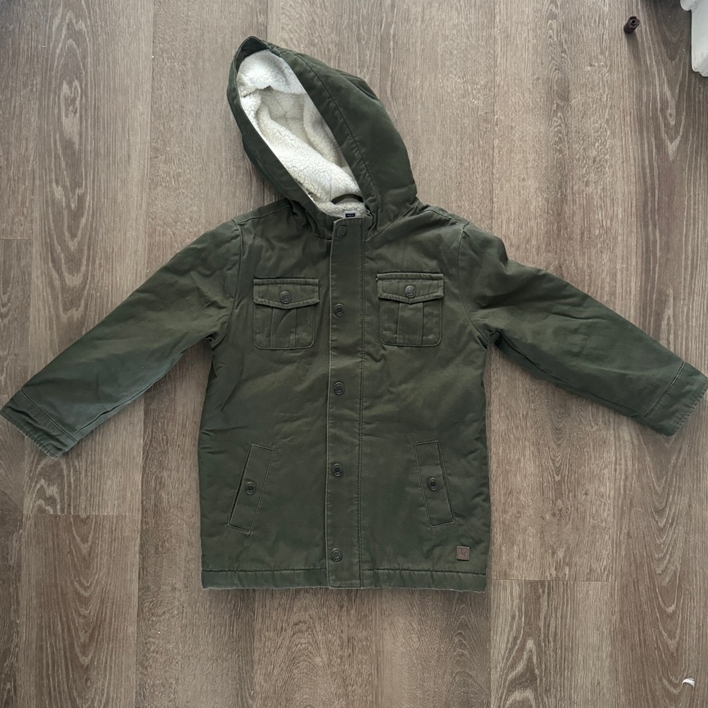 My kid worn only a few times, so it’s very clean and in excellent condition.